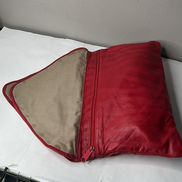 Red Soft Leather Double Compartment Vintage Clutch Bag - Picture 6 of 12